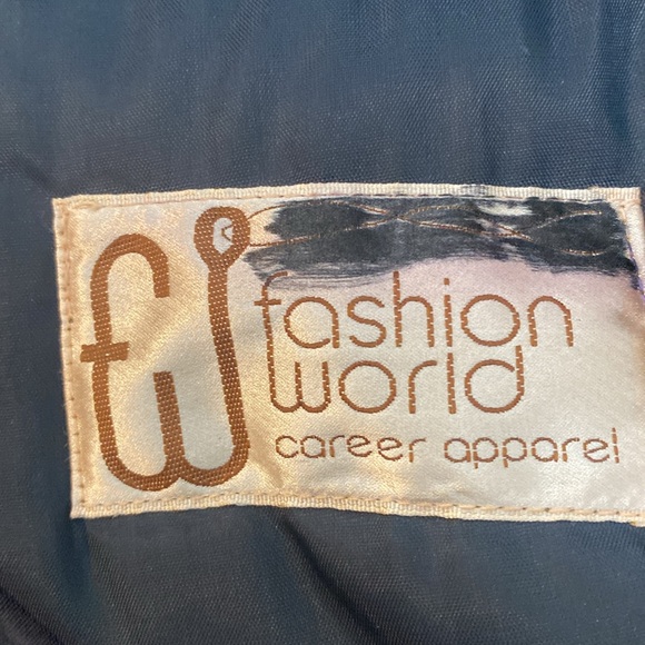 Men’s trench, overcoat made by Fashion World. Size 38 reg.# 538 - Picture 8 of 12